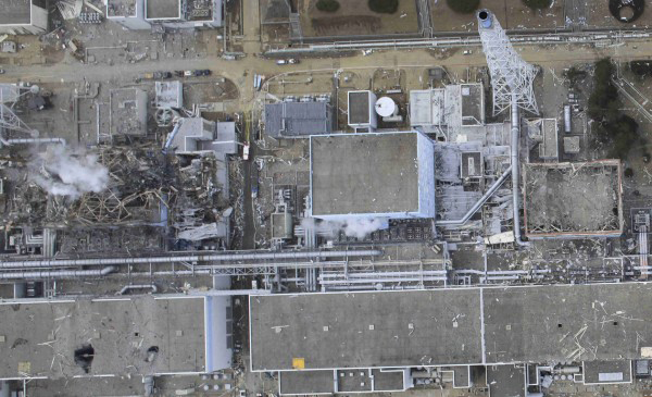 Orig.src.Susanne.Posel.Daily.News- aerial-2011-3-30-1-10-7